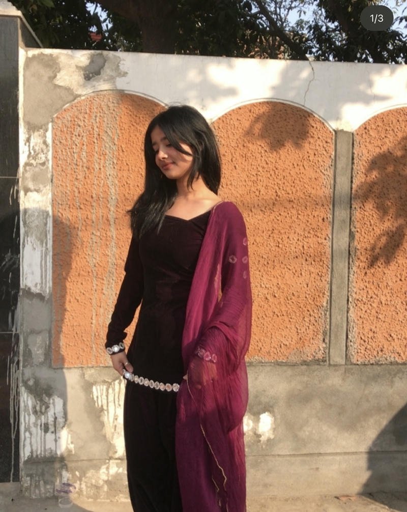 Cute Punjabi girls DP elegant desi style