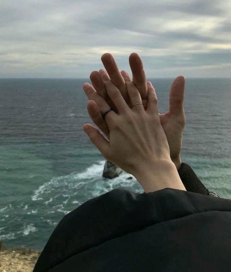 IMG_Trendy hand aesthetic display picture