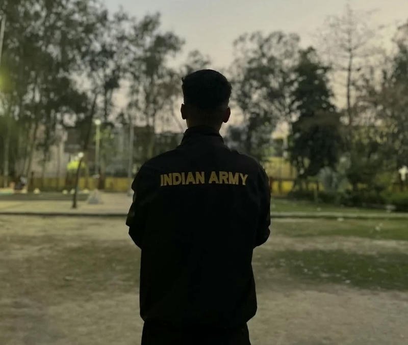 Saluting Indian flag soldier theme Indian Army DP images 2026