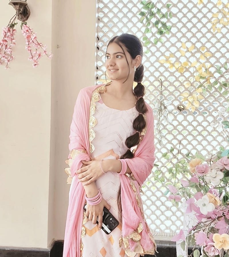 Soft cute Punjabi girls DP natural beauty