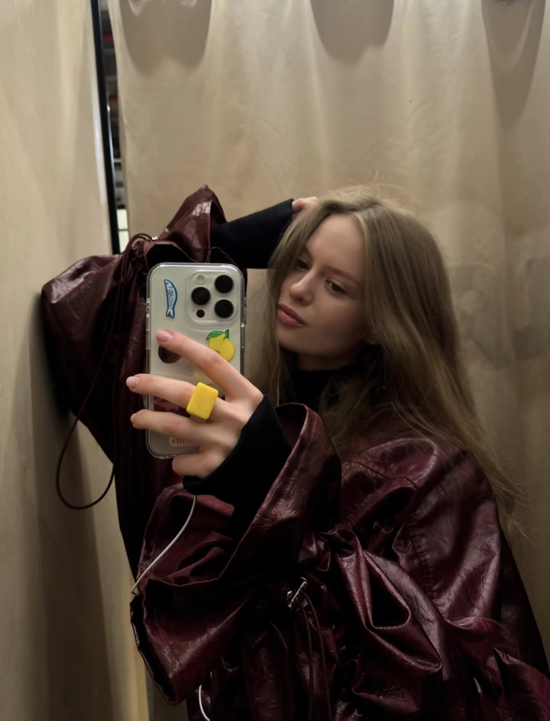 aesthetic mirror selfie dp for instagram