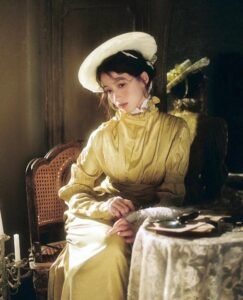 aesthetic vintage girl dp