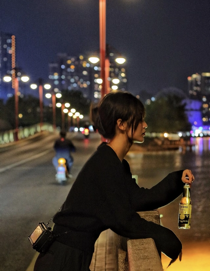alone pic hd girl