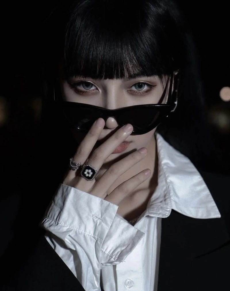 attitude cap girl dp
