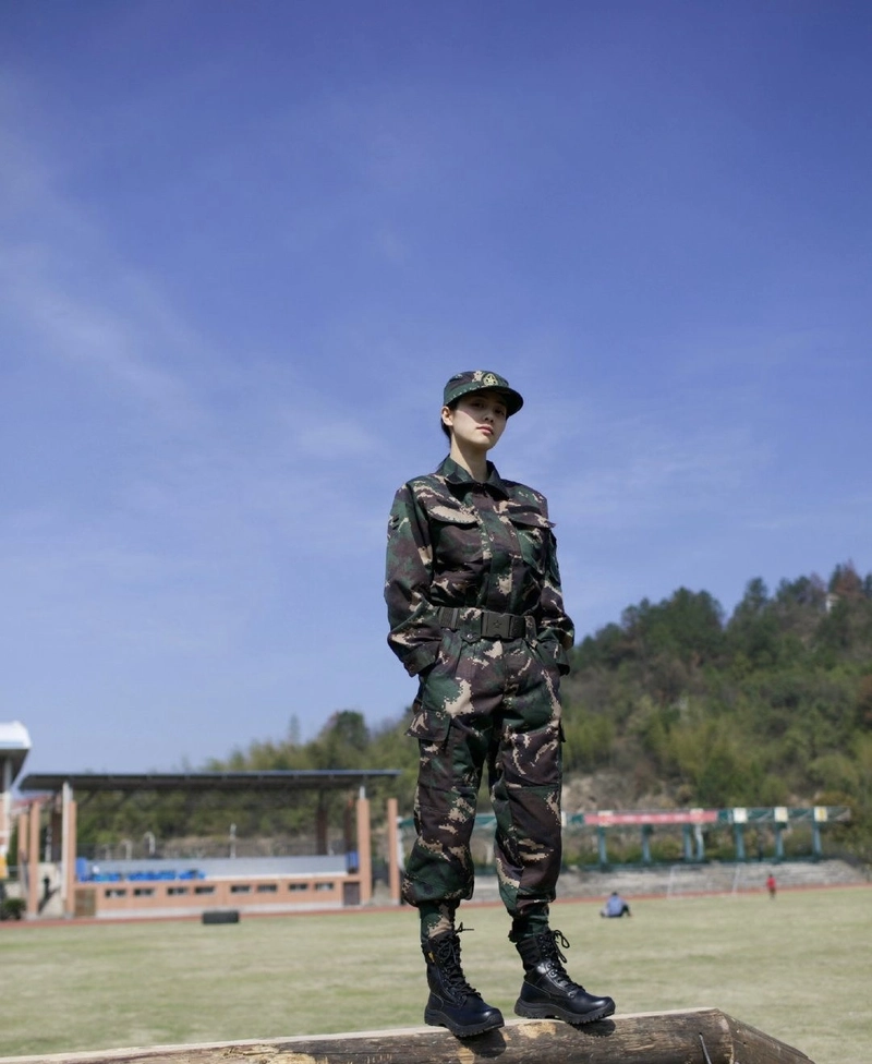 attitude stylish army girl dp