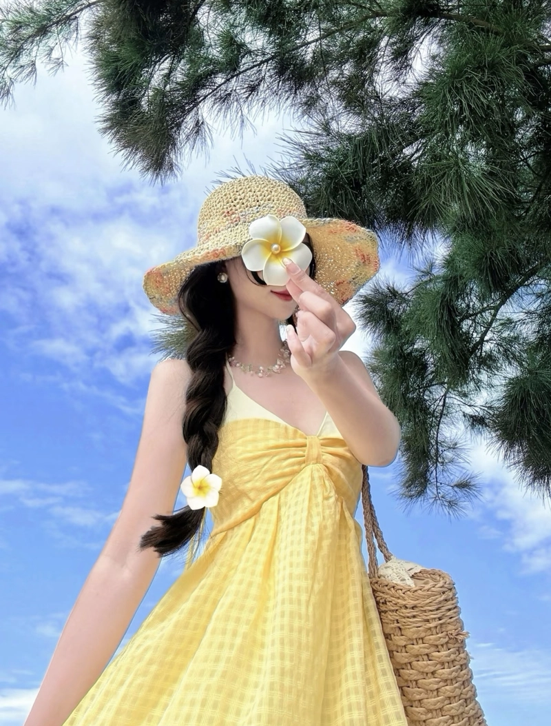 beautiful girl dp hidden face pic