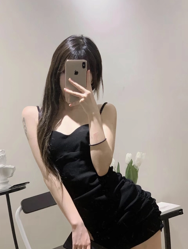 beautiful girl dp hidden face picture