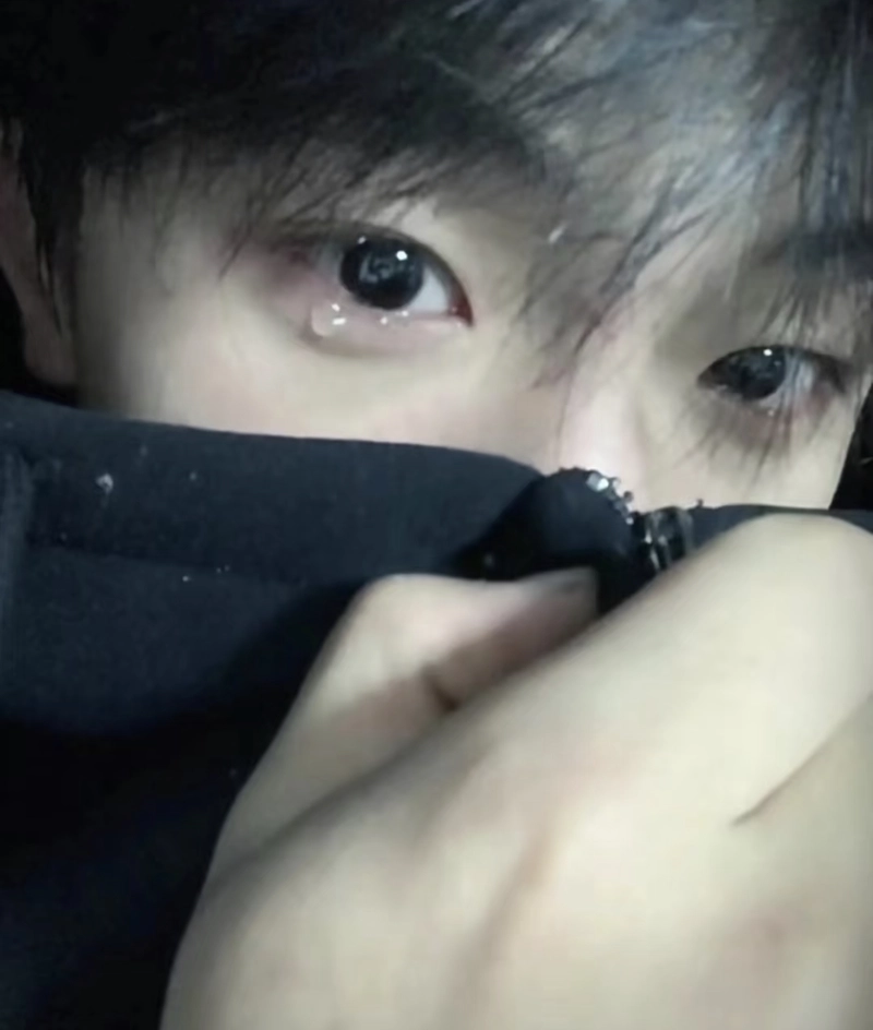 boy crying eyes dp