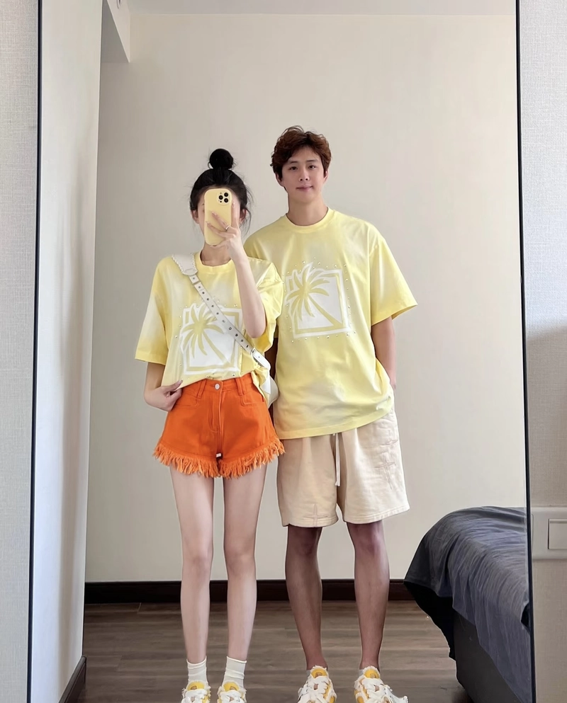 couple cute stylish yellow dp