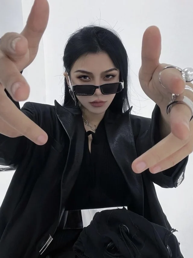 cropped-attitude-whatsapp-dp-for-girls.webp