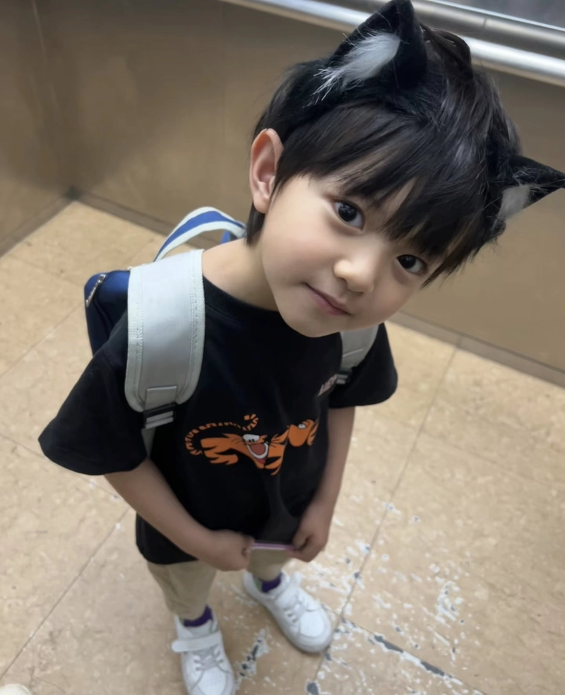 cute baby boy pic whatsapp dp with thought