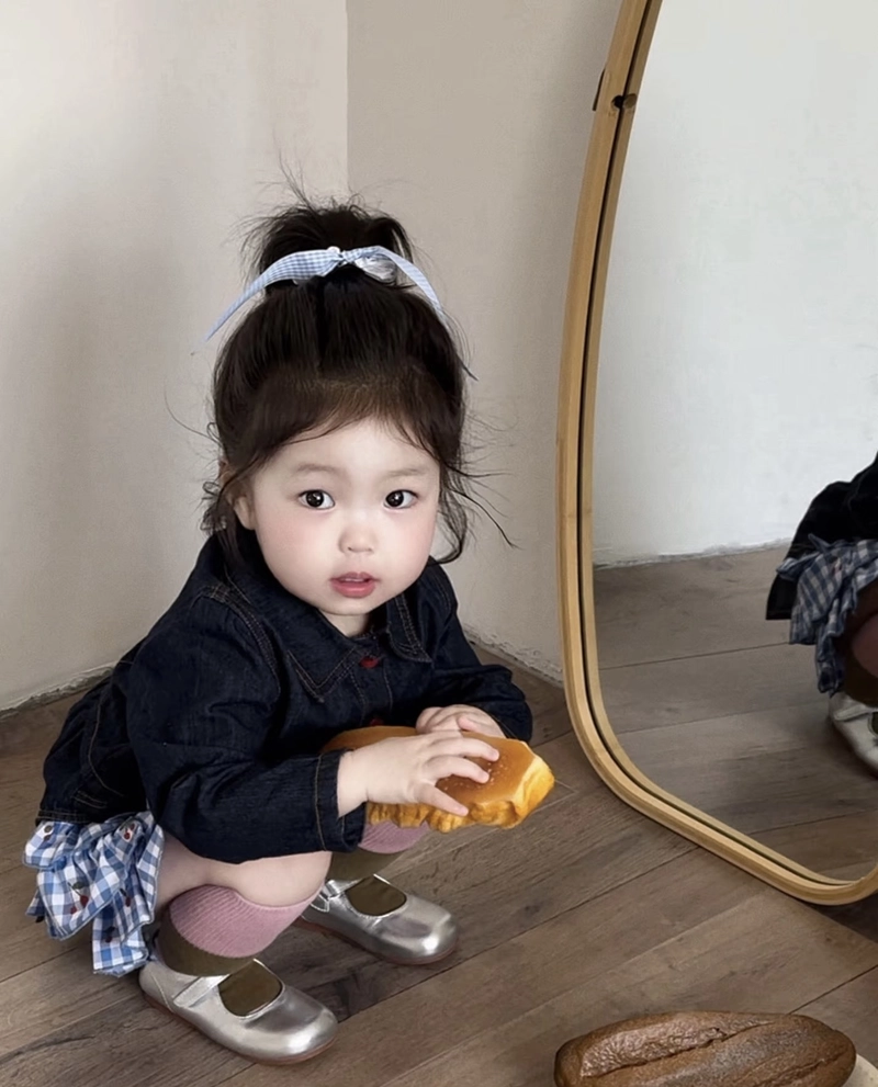 cute baby girl whatsapp dp