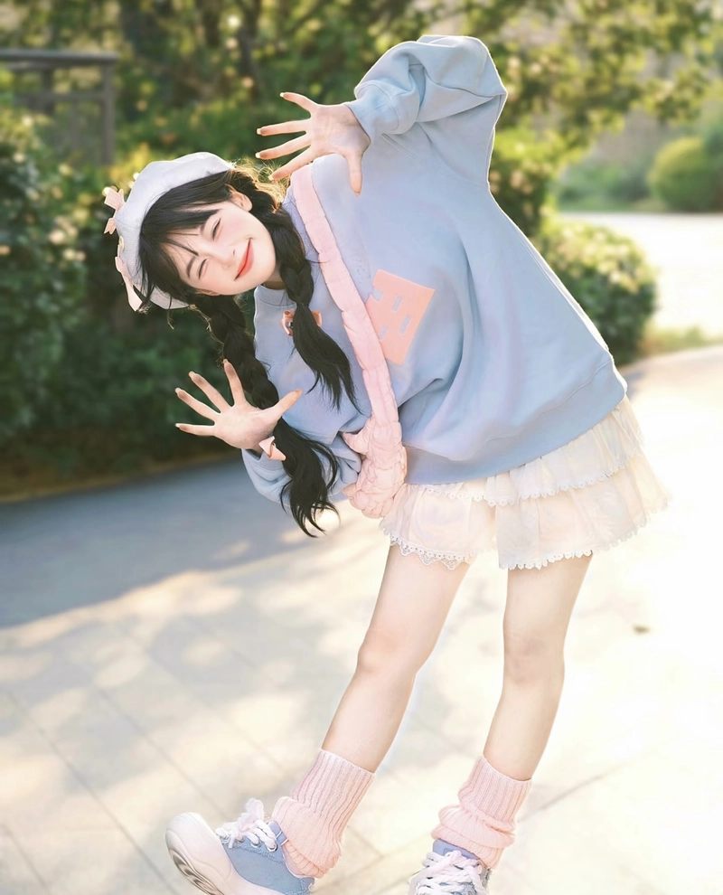 cute girl pic for fb dp