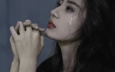 girl crying eyes dp