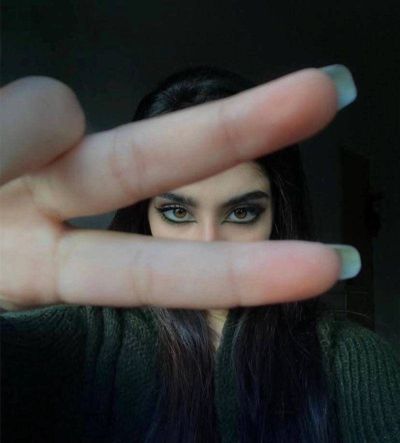 girls eyes dp