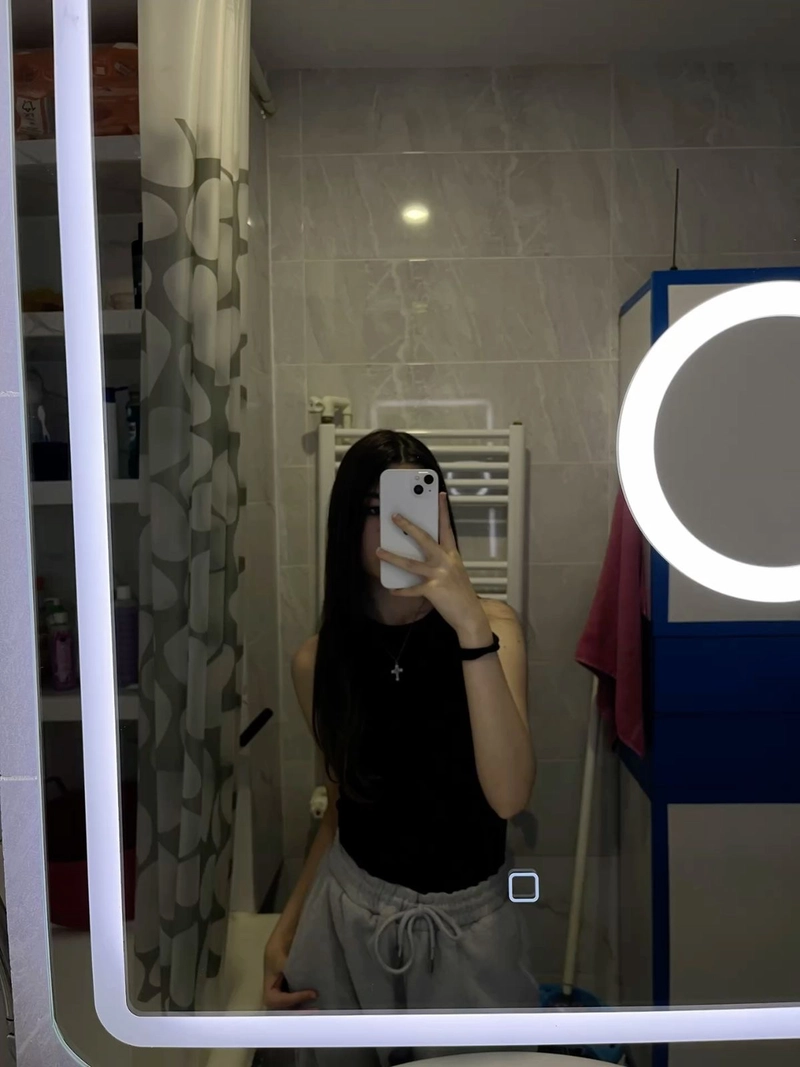 instagram mirror selfie dp