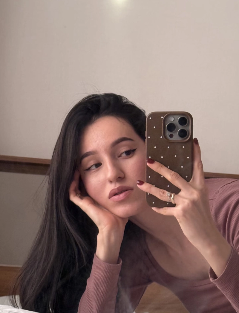 iphone mirror selfie dpz