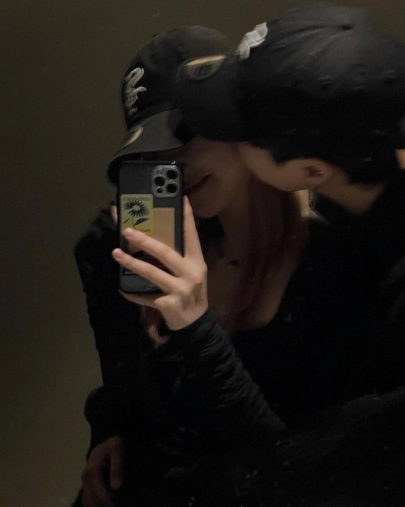 mirror selfie black couple dp for instagram aesthetic