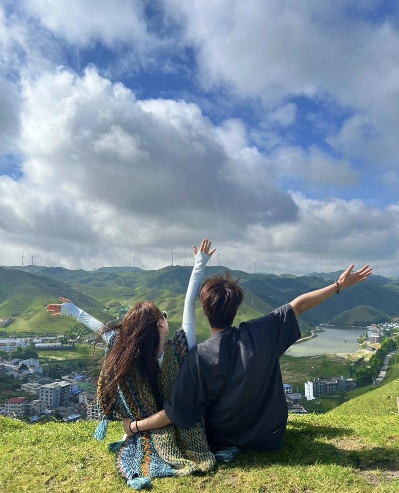 nature cute couple dp