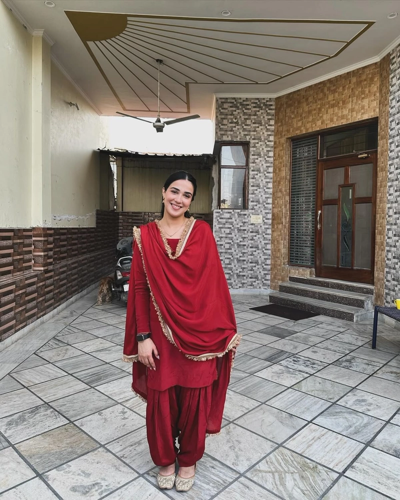 punjabi girl hot image