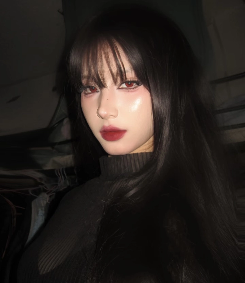 red eyes dp for whatsapp