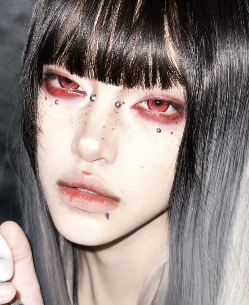 red eyes images for dp
