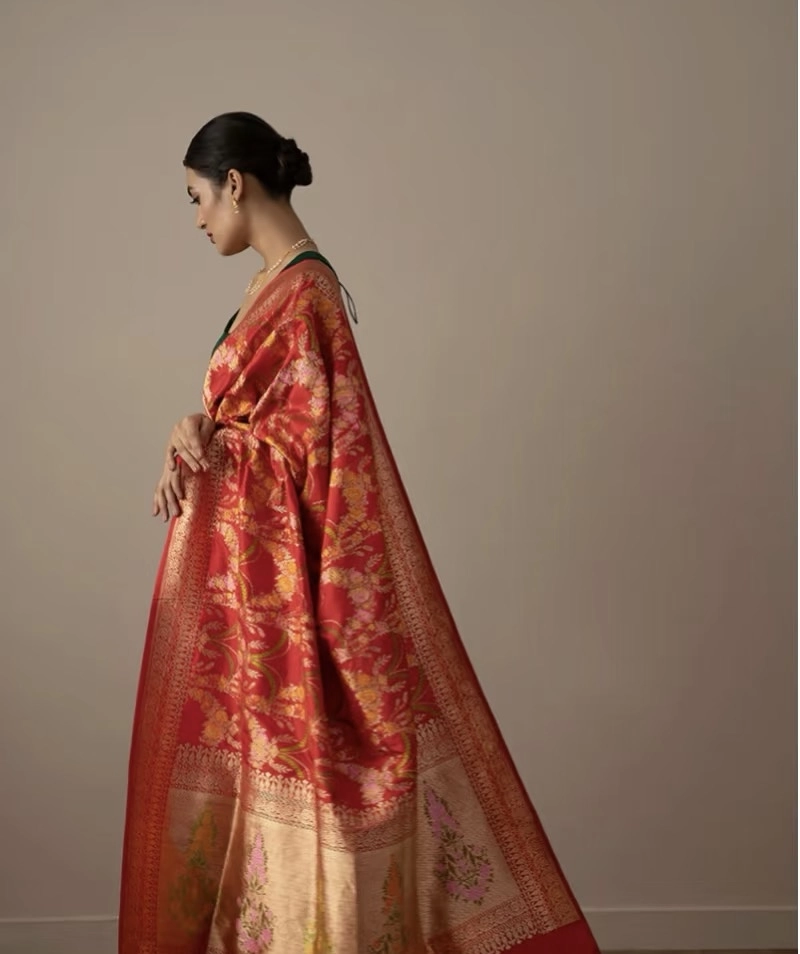 red saree dp