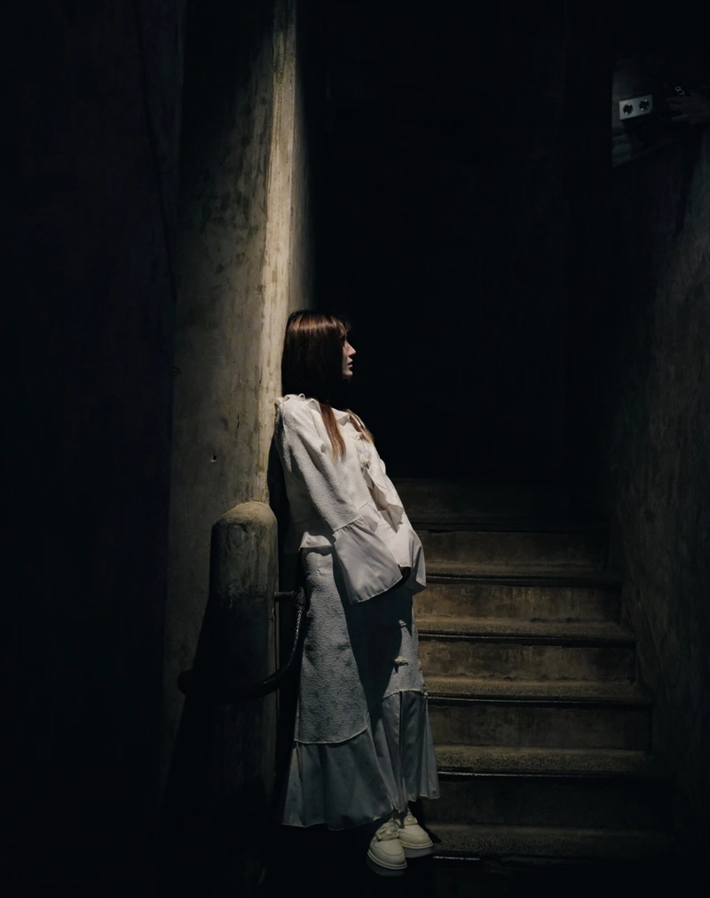 sad alone girl dp