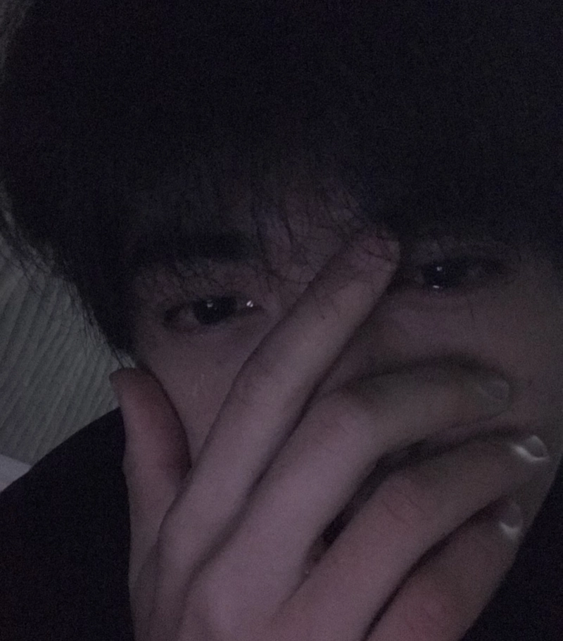sad boy crying dp
