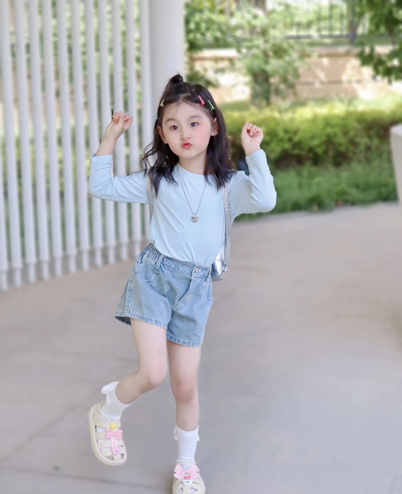 stylish cute baby girl pic