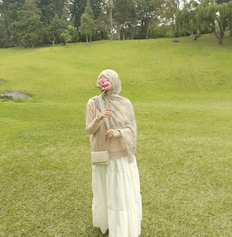 stylish hijab girl dp