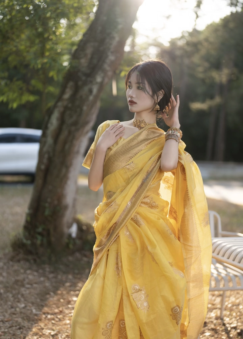 yellow saree dp