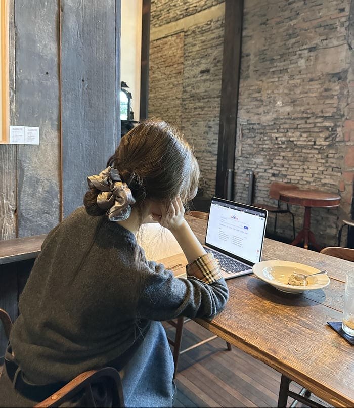 Classy stunning soft vibe girls DP