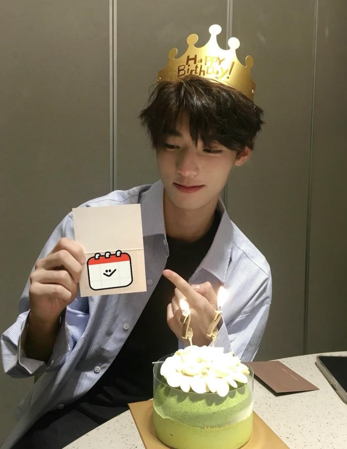 Confident birthday boy party mood DP