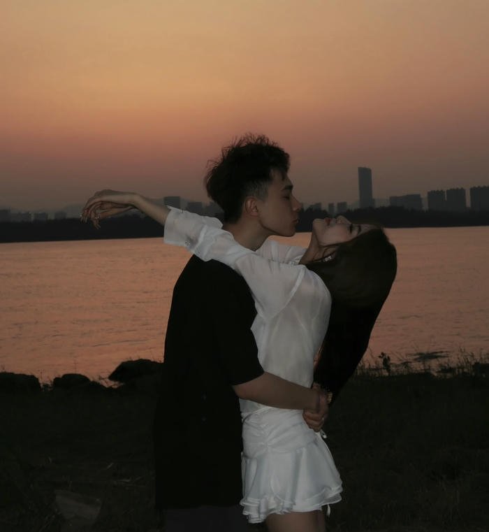 Cute romantic DP images dreamy love style