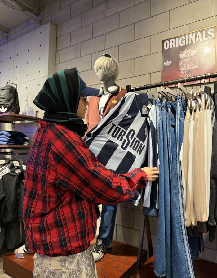 Minimal modern stylish boys display pic