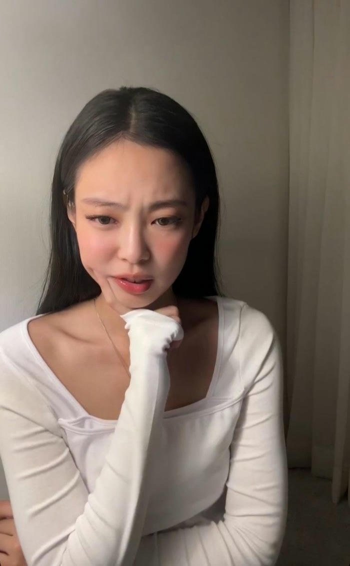 angry expression girl dp