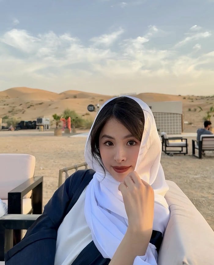 arabic abaya girl dp