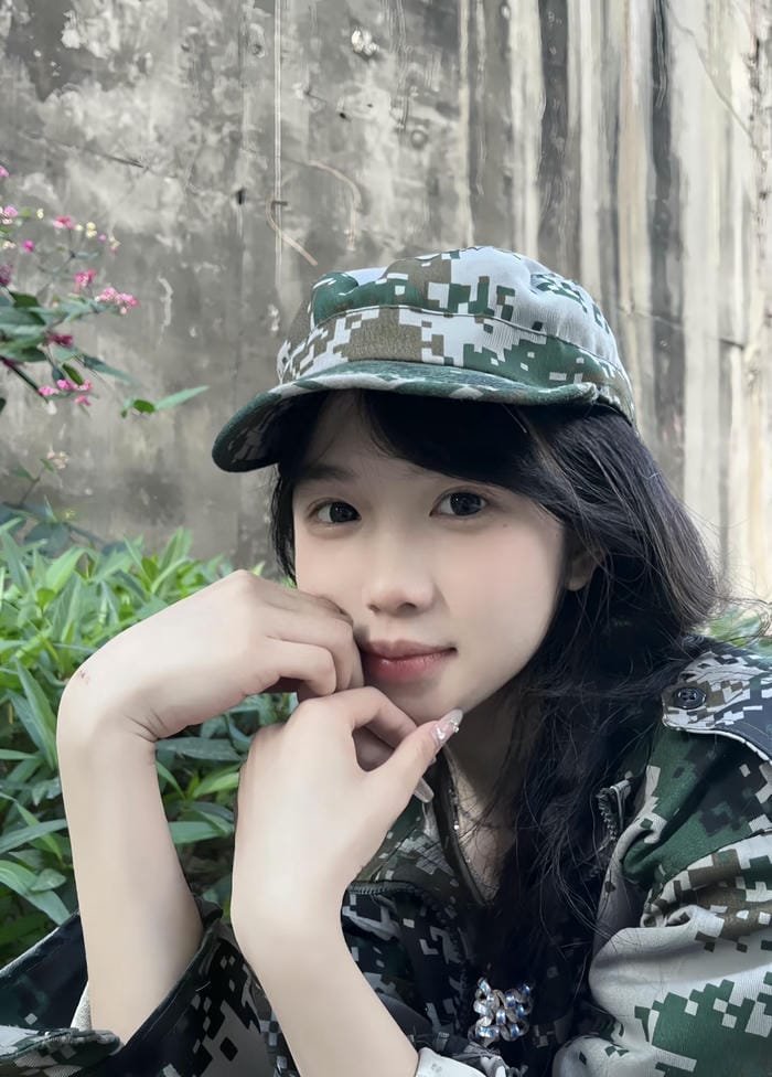 army aesthetic girl dp