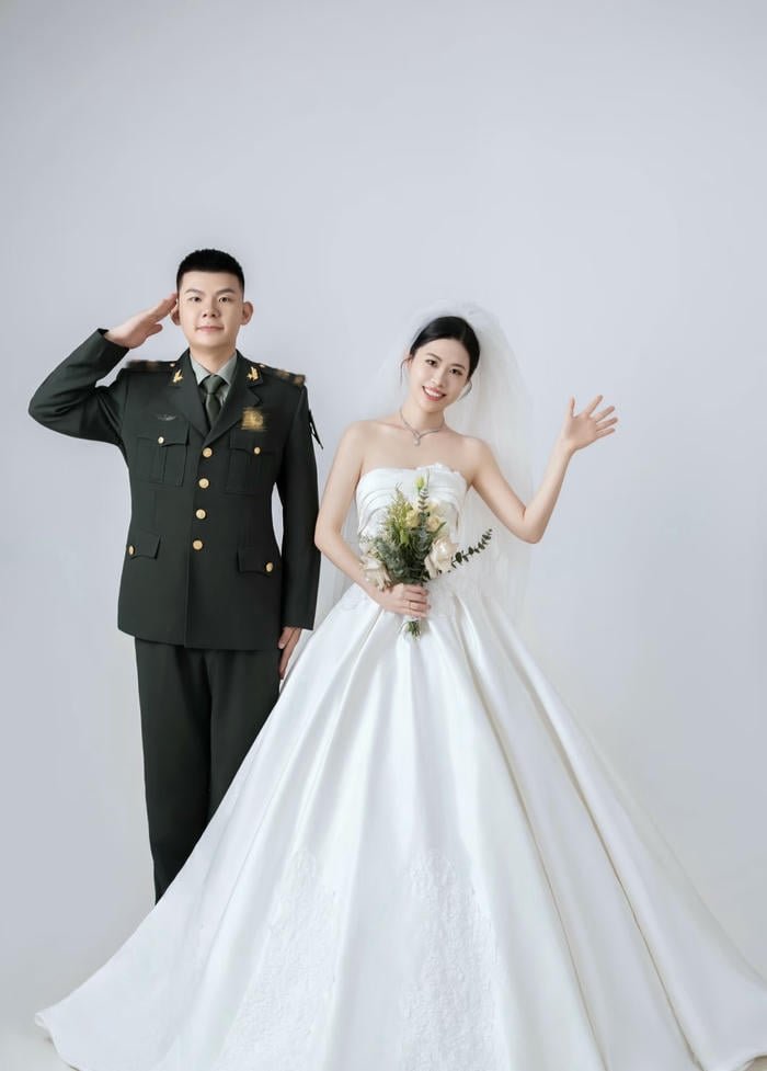 army affection picture