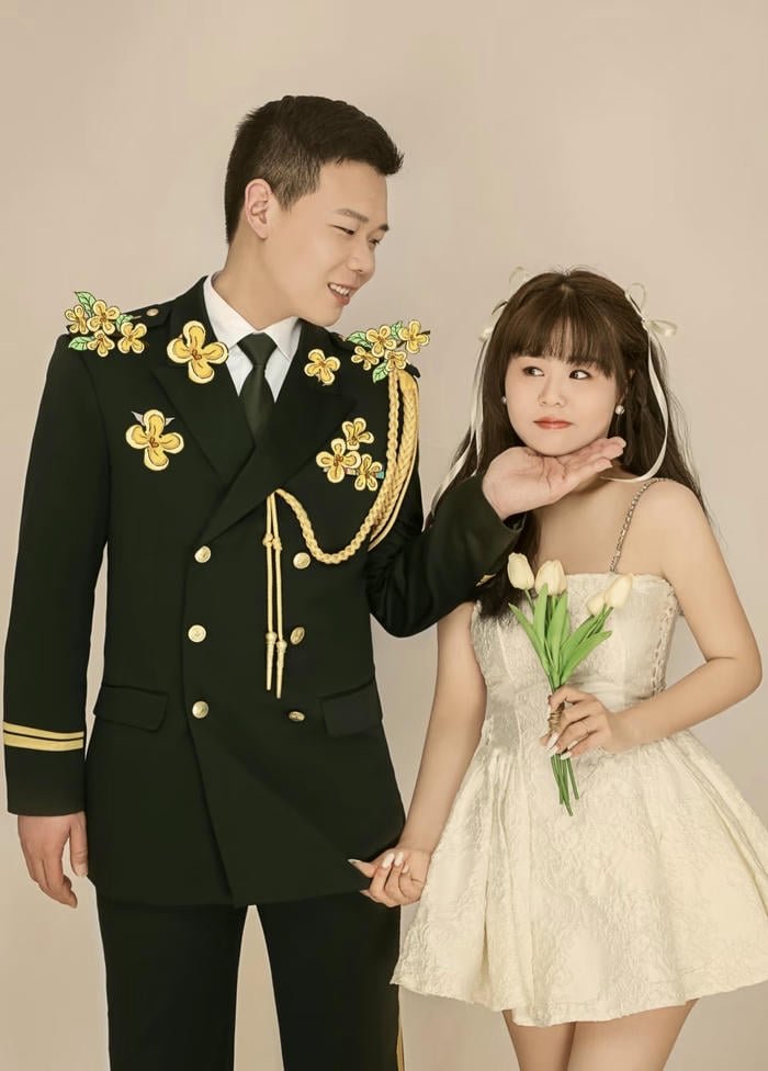 army couple silhouette