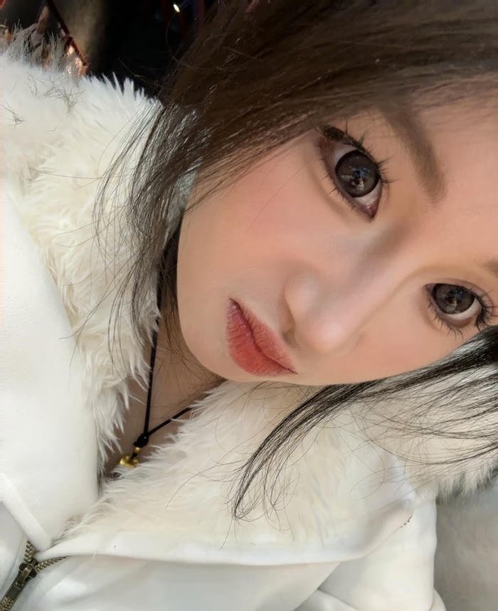 attitude profile pic angry girl