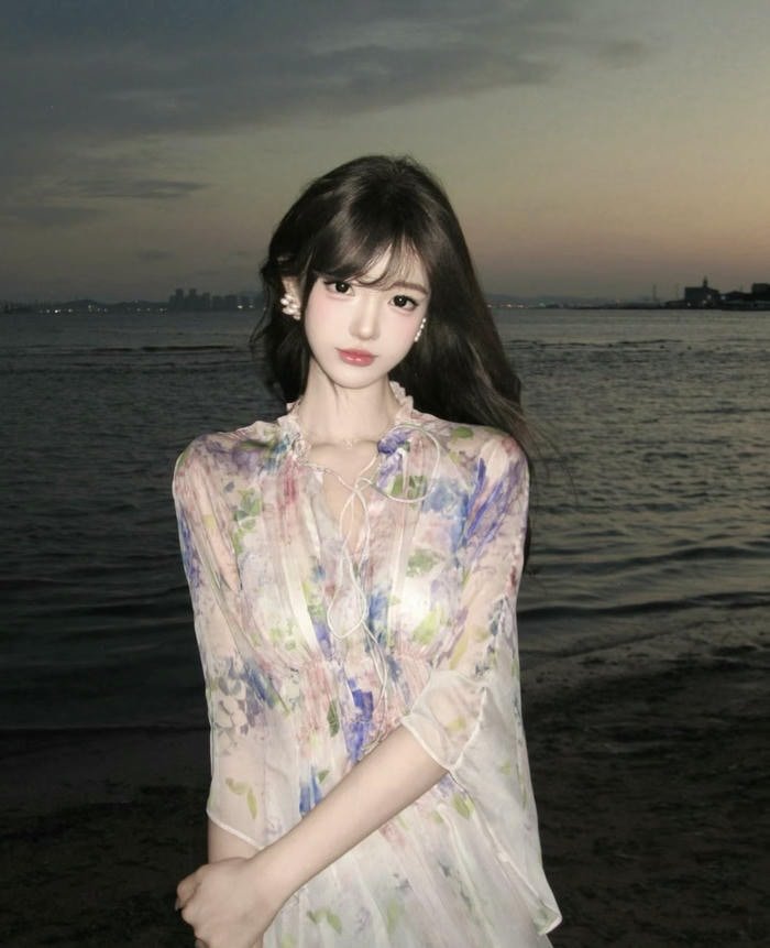 beautiful aesthetic dp girl