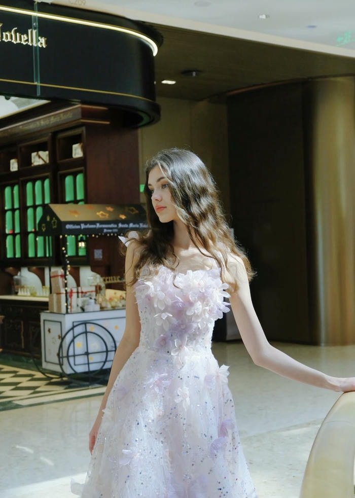 beautiful girl photo