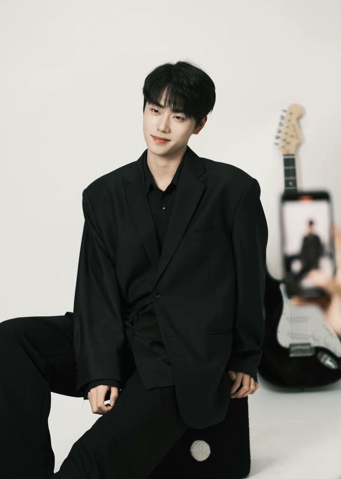 boy dp for whatsapp black