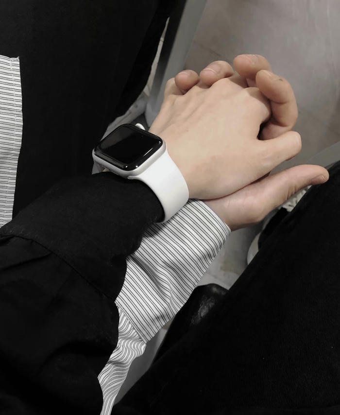 couple hand gesture photo