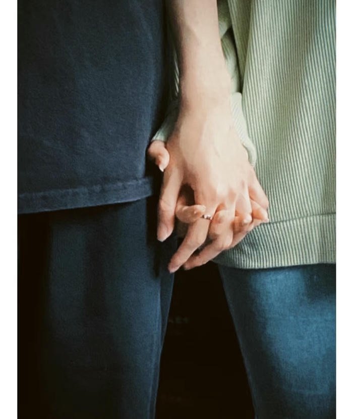 couple hands dp 2026