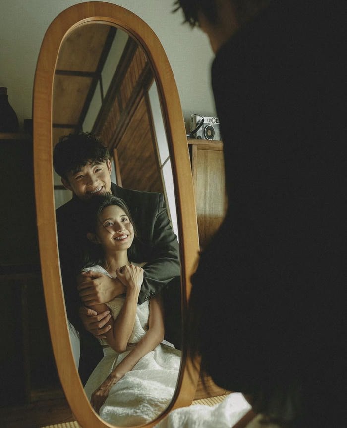 couple hug dp for instagram