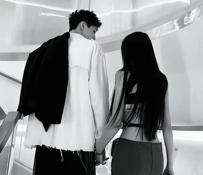 couple portrait vibe