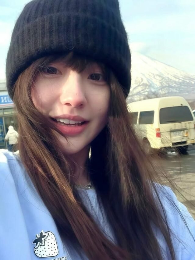 300+ WhatsApp DP Images For Girl Beautiful & Attractive Photos